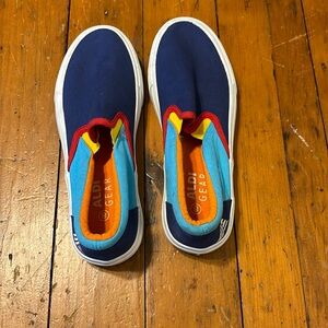 ALDIs brand canvas shoes